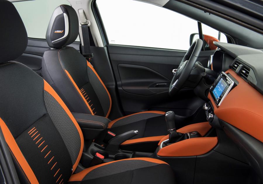 Интерьер Nissan Micra BOSE Personal (K14) 2017 года  (фото 6 из 13)